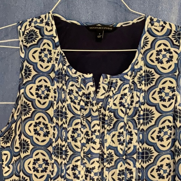 Signature Studio Dress - Picture 3 of 5